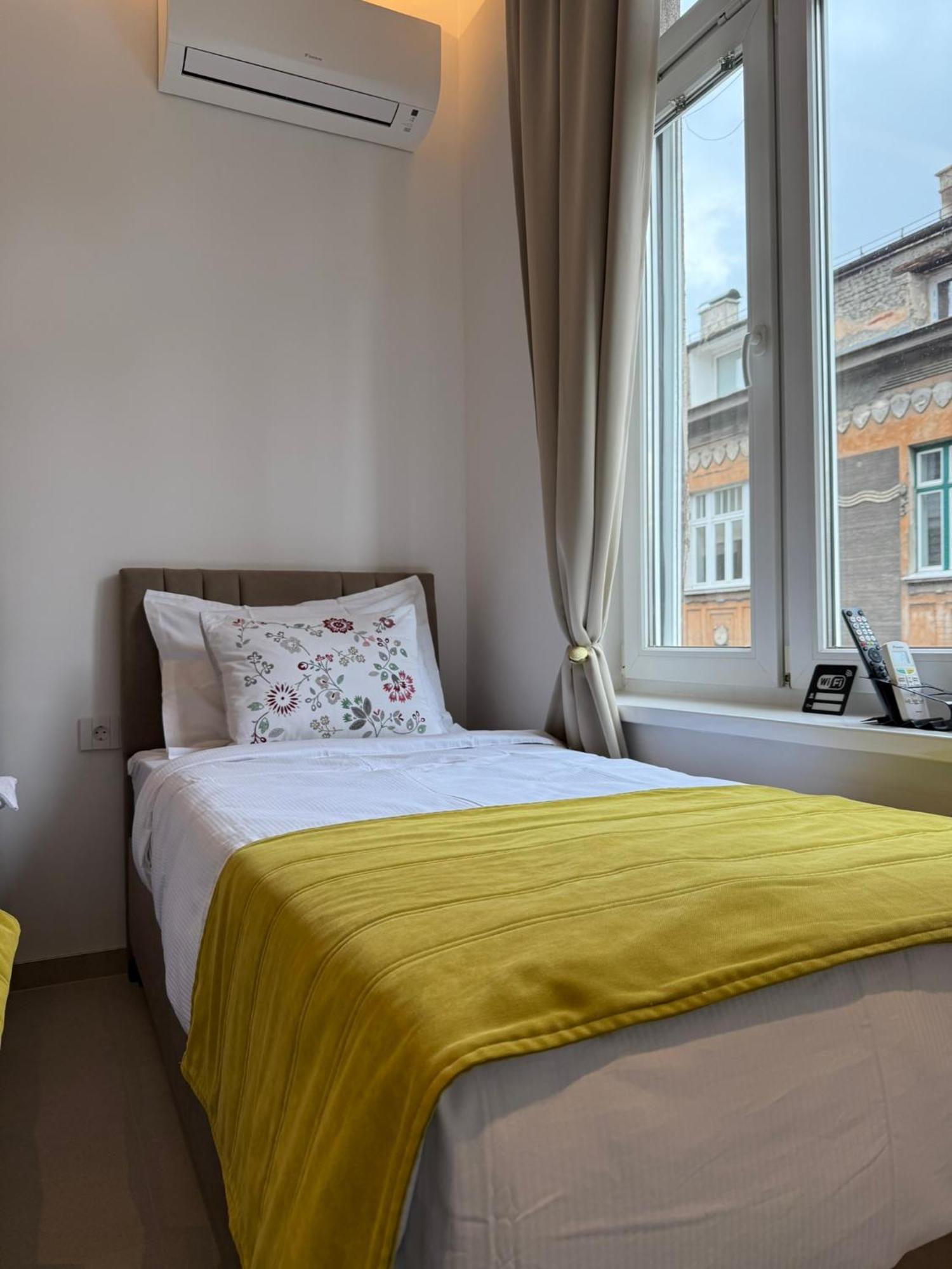 Apartment East Meets West